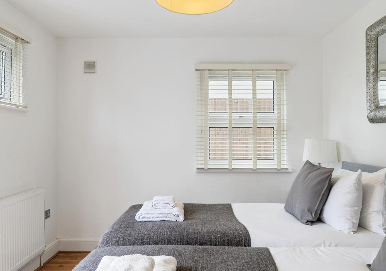 Two Bed Flat In Bush Hill Park Leilighet Enfield Eksteriør bilde