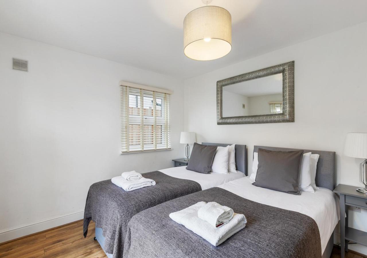 Two Bed Flat In Bush Hill Park Leilighet Enfield Eksteriør bilde